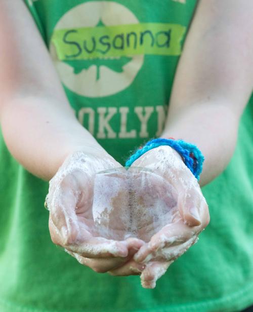 Susanna holding bubble